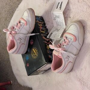 listing-status-banner